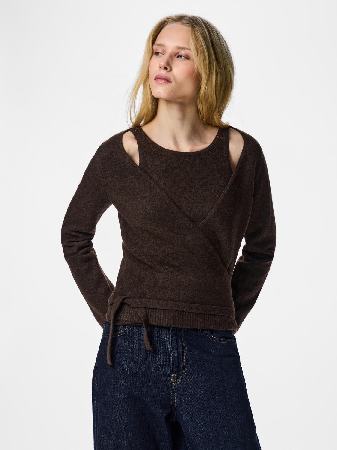 model_shot-front